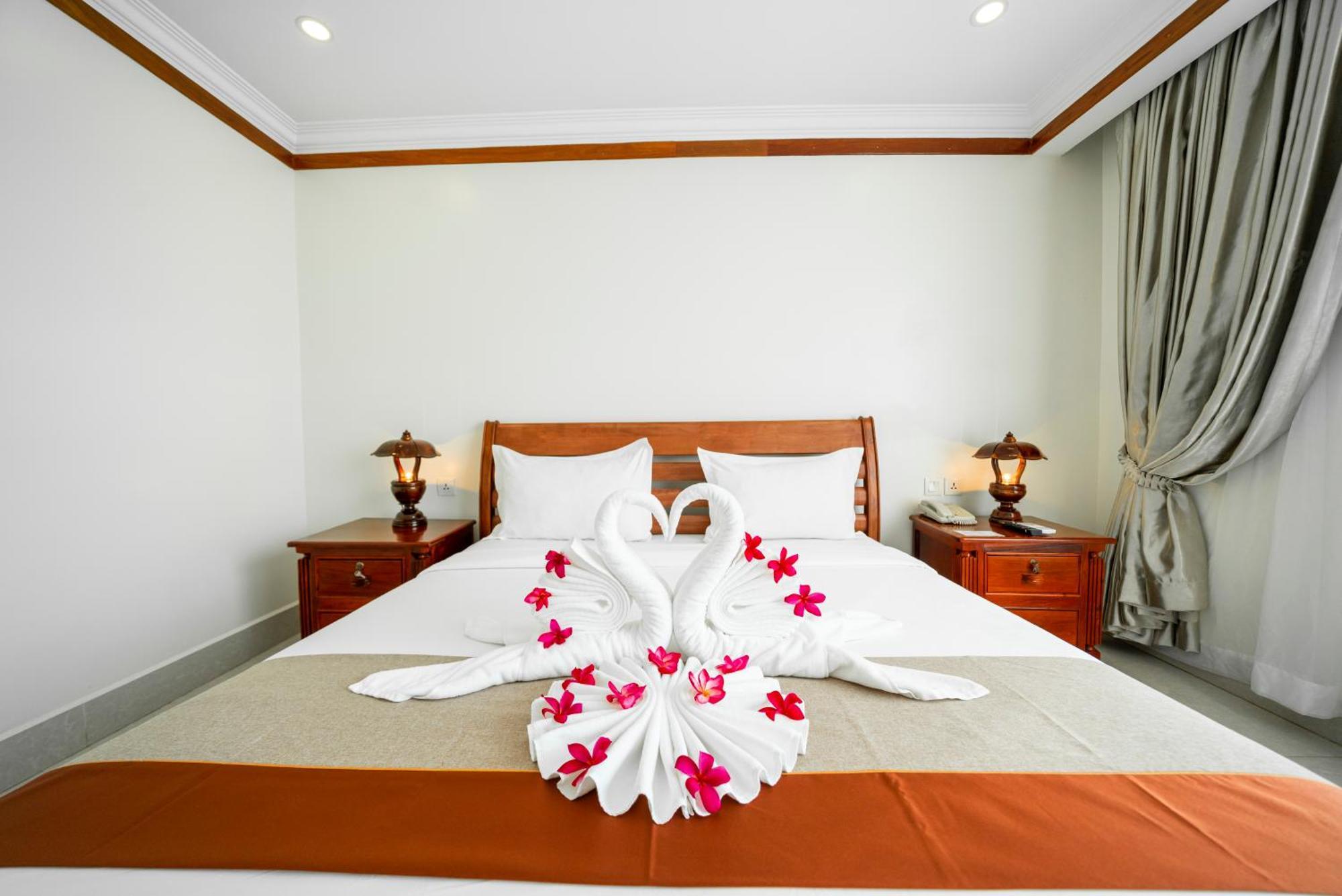Pursat Riverside Hotel & Spa Exterior foto