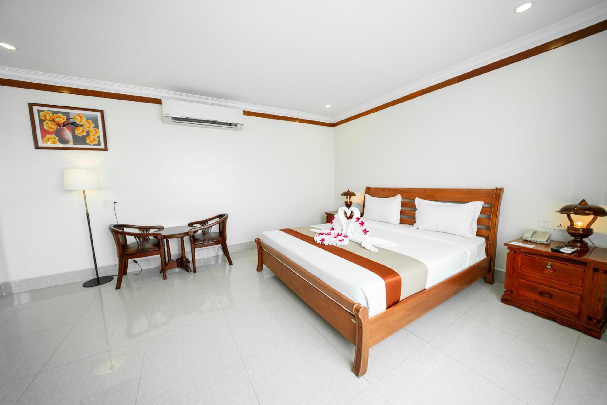 Pursat Riverside Hotel & Spa Exterior foto