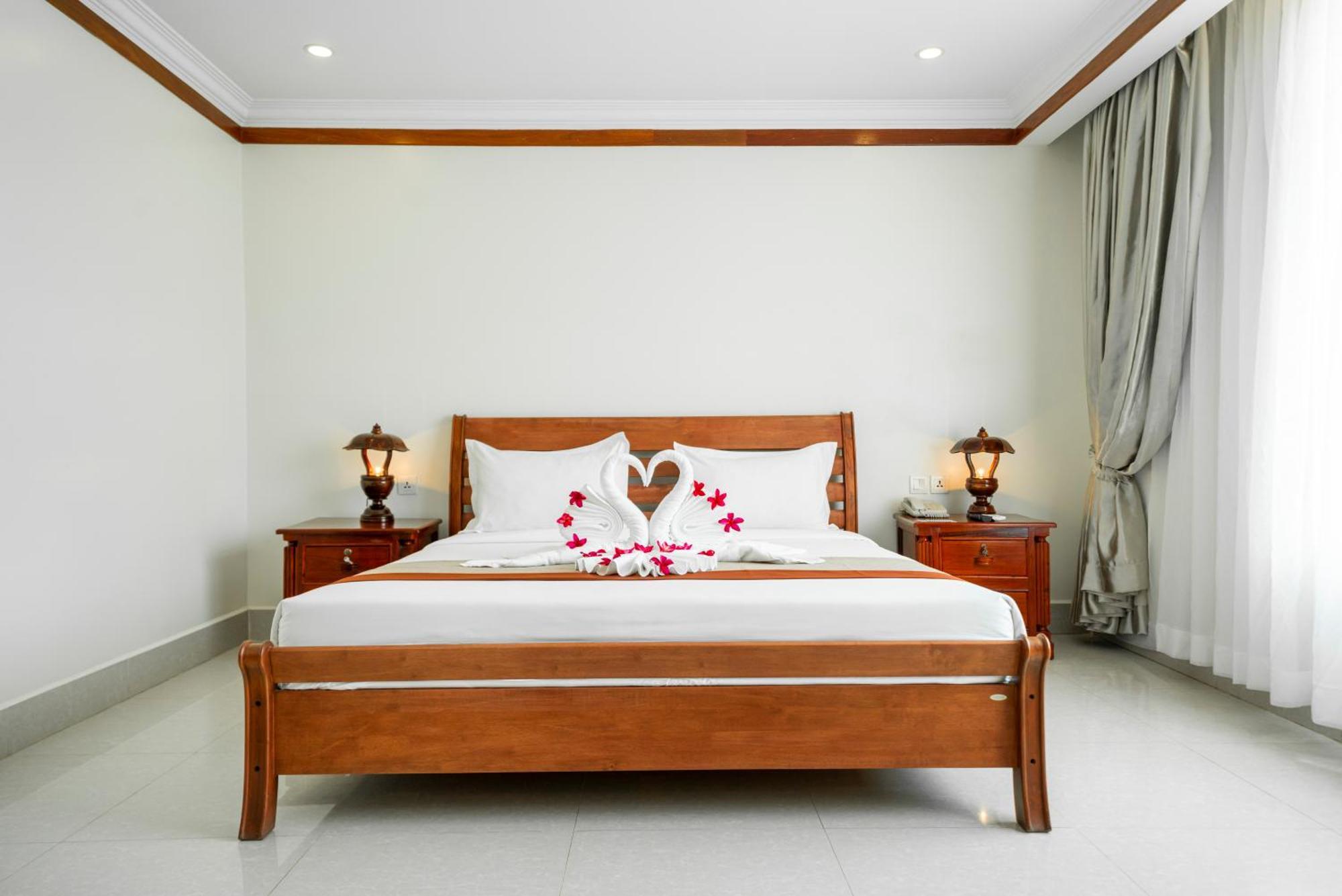 Pursat Riverside Hotel & Spa Exterior foto