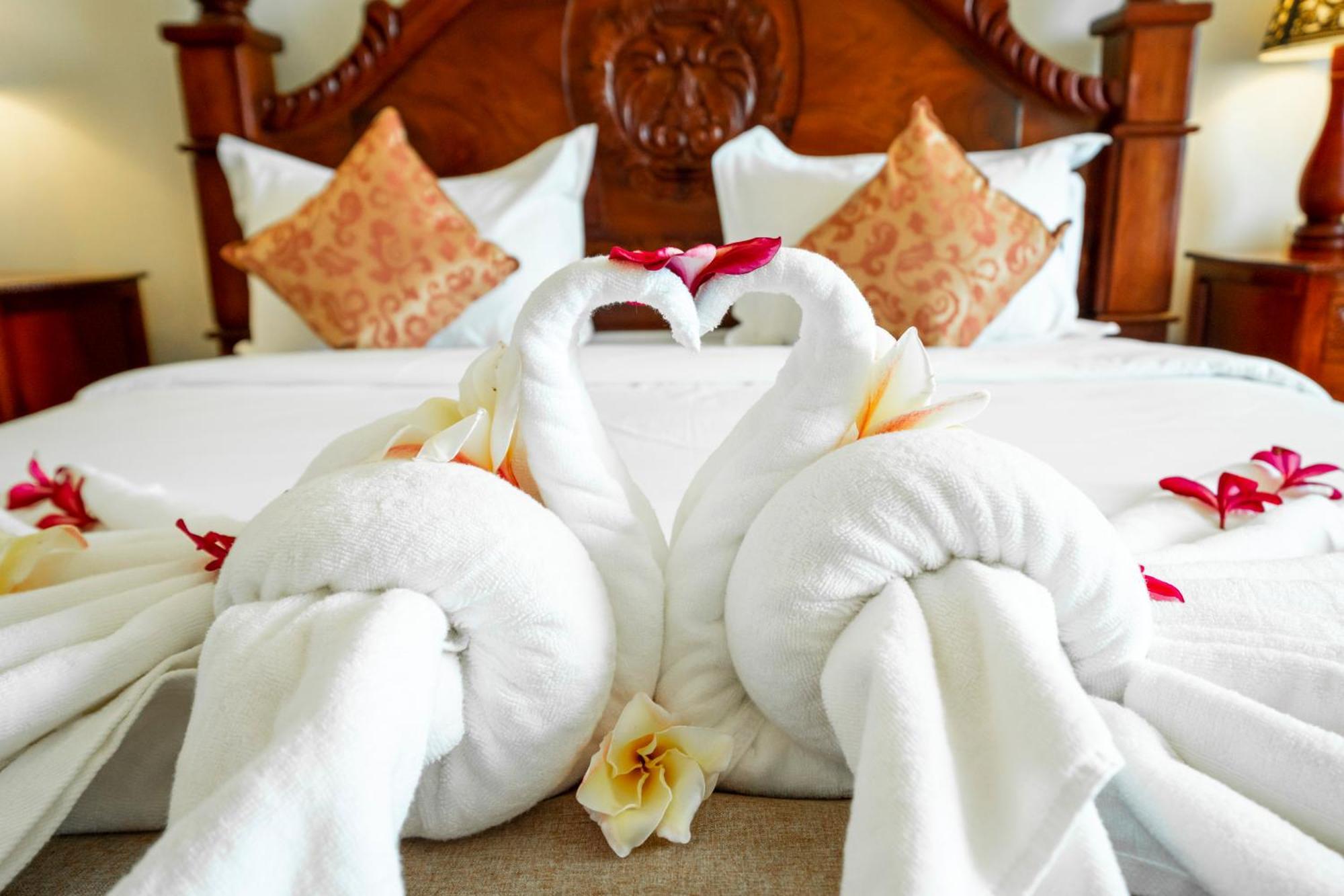 Pursat Riverside Hotel & Spa Exterior foto