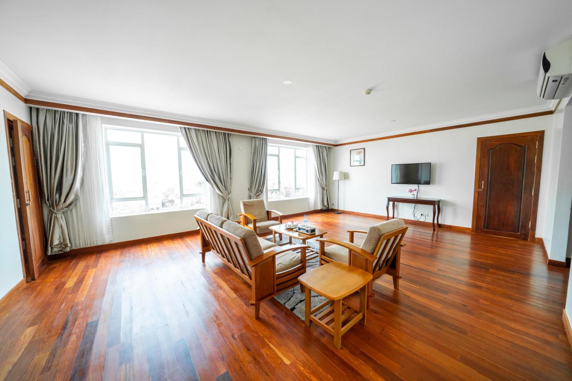 Pursat Riverside Hotel & Spa Exterior foto