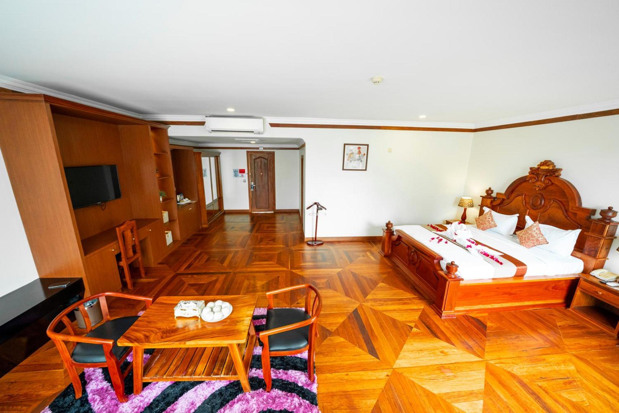 Pursat Riverside Hotel & Spa Exterior foto